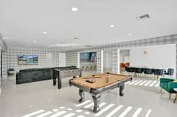 1141  N Northlake