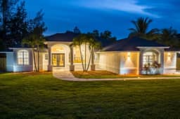 Newly Designed Renovated Luxe 8 BR Heated Pool