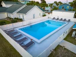 Modern 3BR/2BA in PCB, with Game Room & Pool - Image 4
