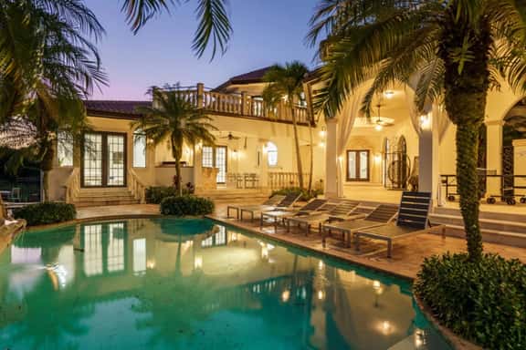 12000 - Airbnb 5 - Image 1