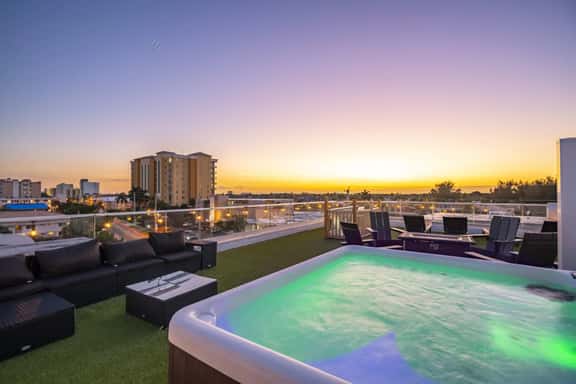 Modern Townhome | Hot Tub | Beach Access - Image 1