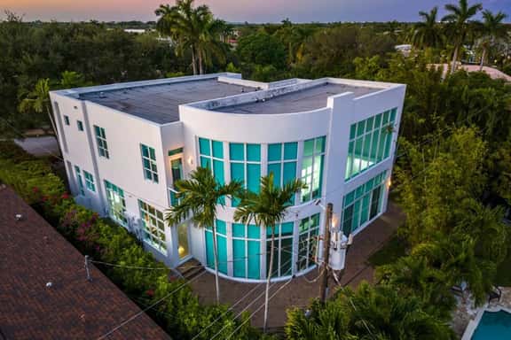 Fort Lauderdale Beach 8BR Modern Retreat - Image 1