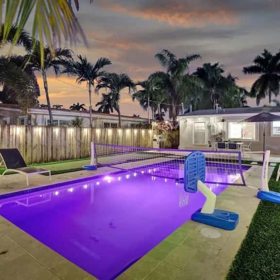 1124 - Airbnb 3 - Image 1