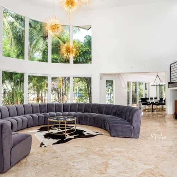 112 - Airbnb 5 - Image 1