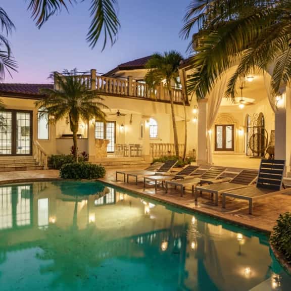 12000 - Airbnb 5 - Image 1