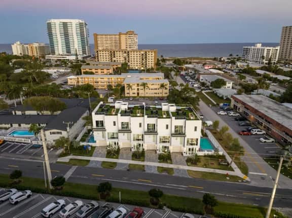 2022 Beach Home, Rooftop Spa