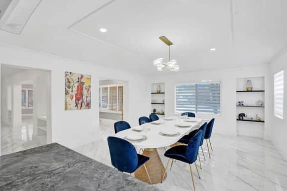 725 Harrison - Image 3