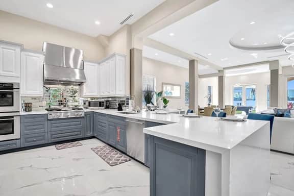 741 North Southlake