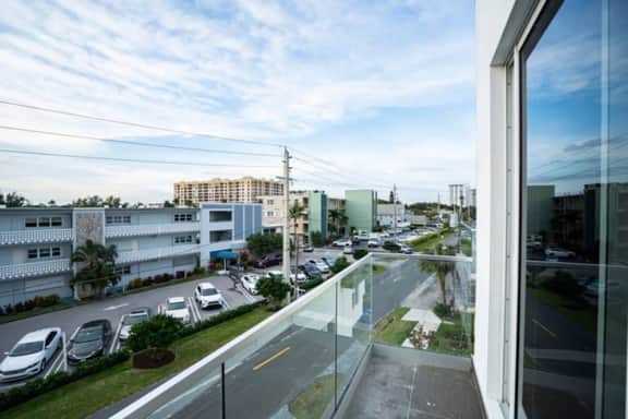 Modern Townhome | Hot Tub | Beach Access - Image 2