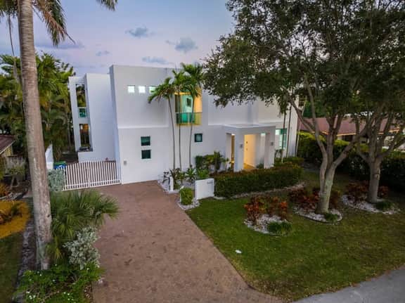 Fort Lauderdale Beach 8BR Modern Retreat - Image 3