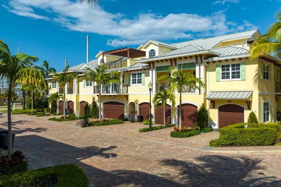 Luxury Townhome | Pool | Beach & Golf Escape